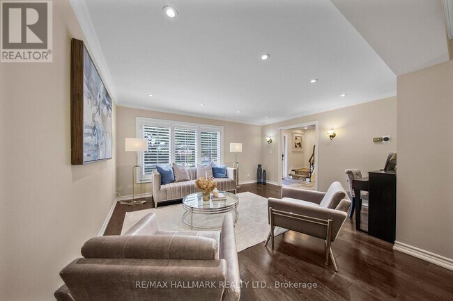 Building Photo - 134 Romfield Circuit