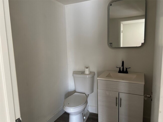 Building Photo - 6119 Dryad Dr