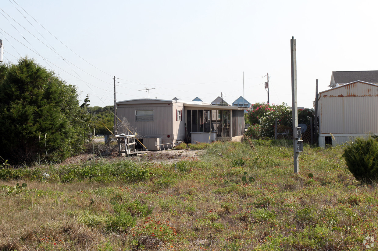 Building Photo - Pelican Watch