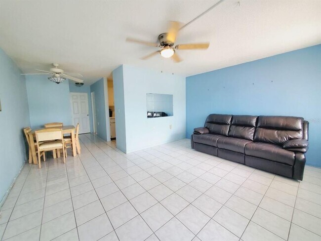 Foto del edificio - 8555 112th St N