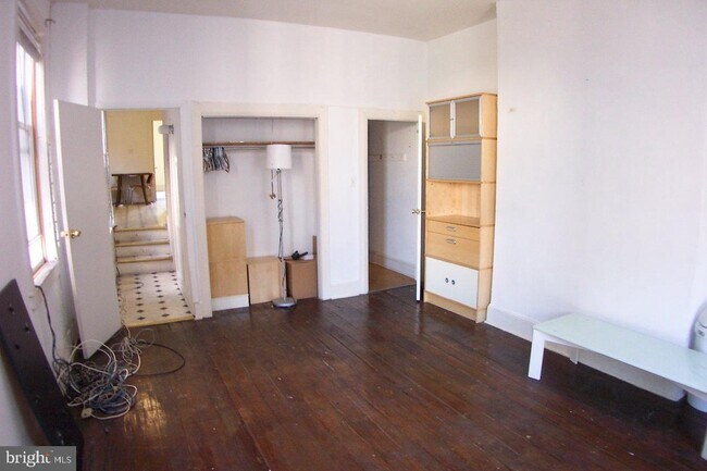 Building Photo - 4023 Locust St