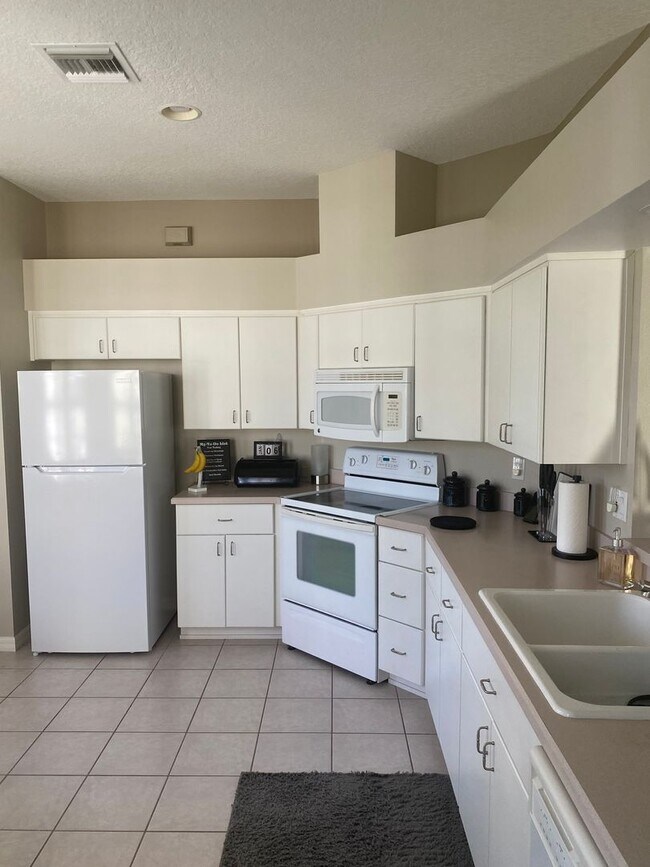 Foto del edificio - Peaceful 3 bedroom, 2 bathroom home with a...