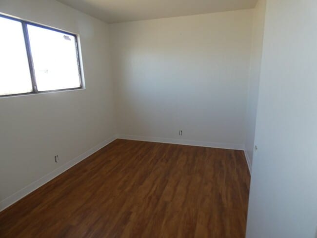 Building Photo - Great Location In Guadalupe