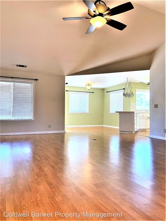 Building Photo - 4 br, 2 bath House - 2930 Shadow Brook