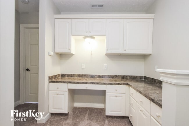 Building Photo - 927 S Summerhaven Ct