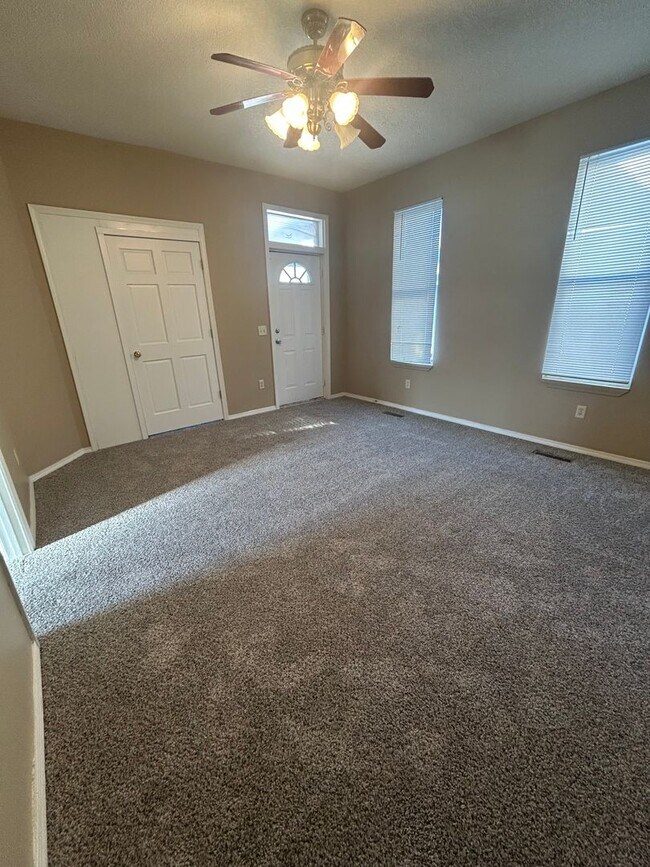 Building Photo - New Listing!!!