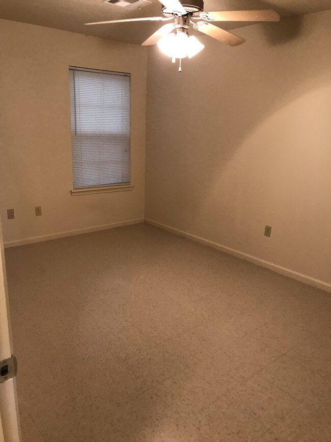 Bedroom - 4117 Maplewood Dr