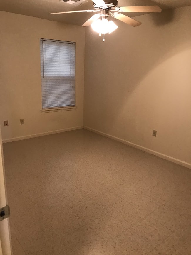Bedroom - 4117 Maplewood Dr