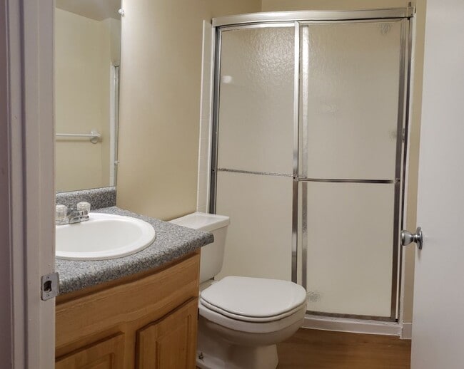 Interior Photo - Hewitt Gardens