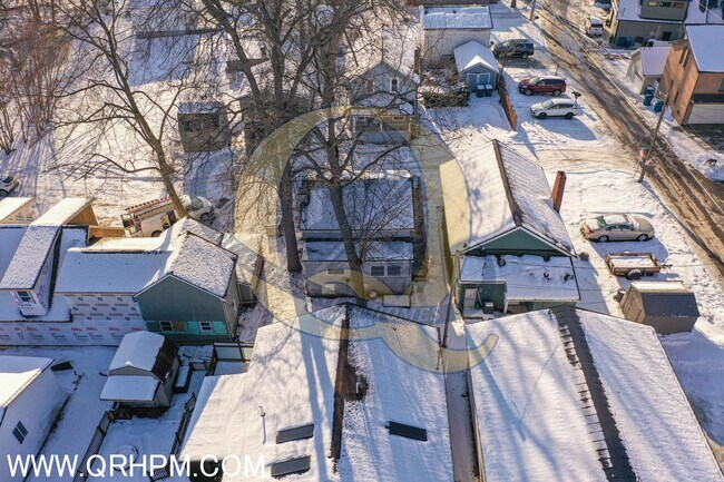 Foto del edificio - Available Now on Lake Fenton!!!