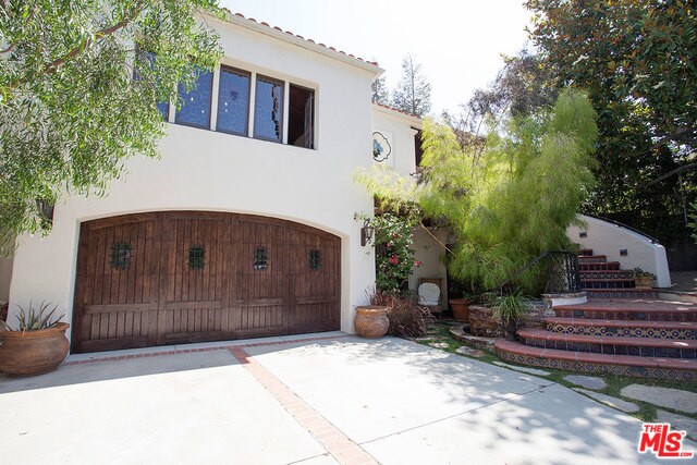 Foto del edificio - 10155 Toluca Lake Ave