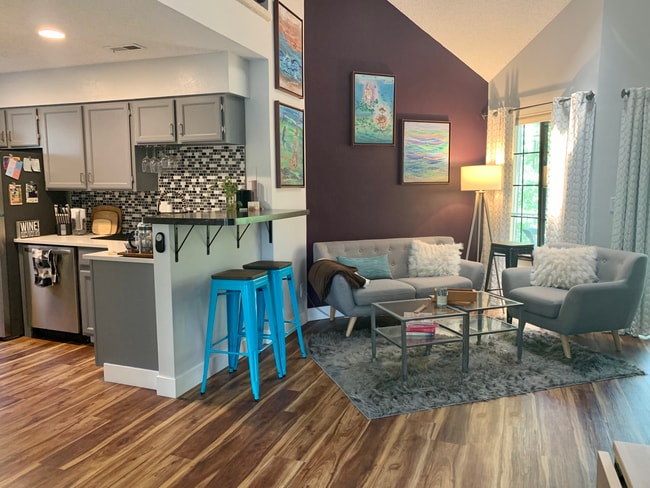 Foto del edificio - 4791 White Rock Cir