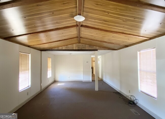 Building Photo - 1153 Ennis Cir