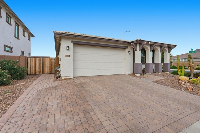 Building Photo - 5714 S Veneto