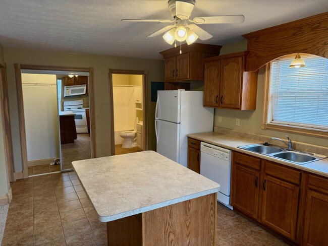 Foto del edificio - 1616 Spring Valley Dr