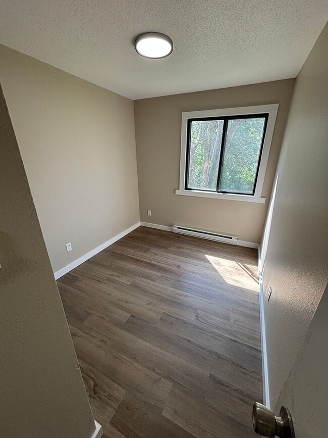 Building Photo - Fairview Apartments