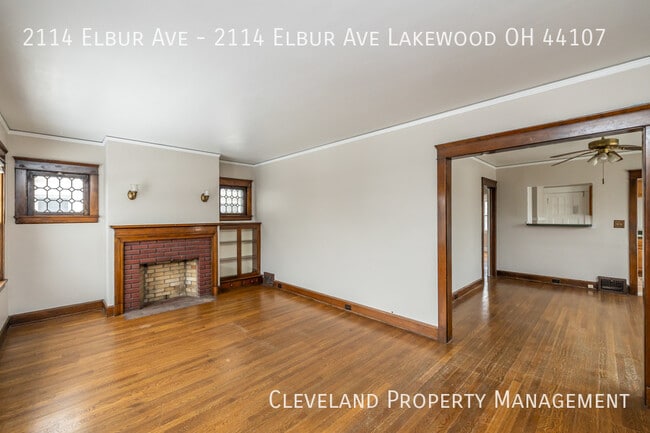 Building Photo - Charming Lakewood Up Unit