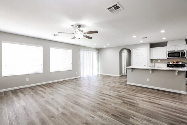 Foto del edificio - 5213 N Concho Heights St