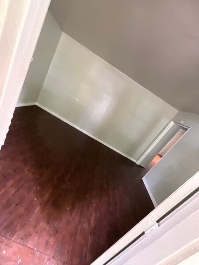 Building Photo - 1st Month FREE!
