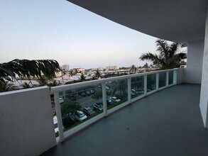 Building Photo - 7910 Harbor Island Dr