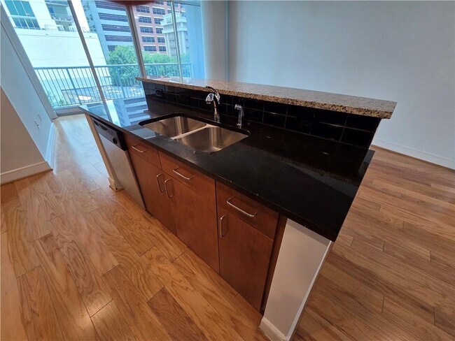 Foto del edificio - 44 Peachtree Pl NE