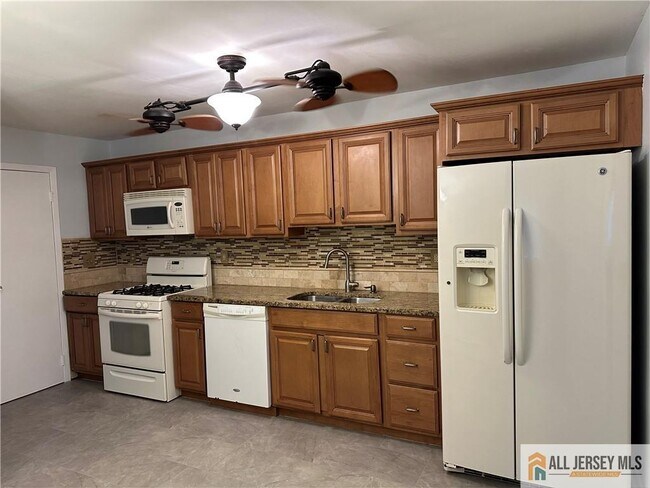 Foto del edificio - 1037 Cricket Ln