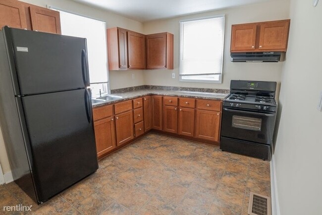 Building Photo - 2 br, 1 bath House - 364 Bates Avenue