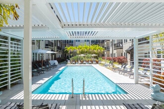 Building Photo - The Gray