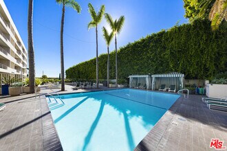 Building Photo - 1131 Alta Loma Rd