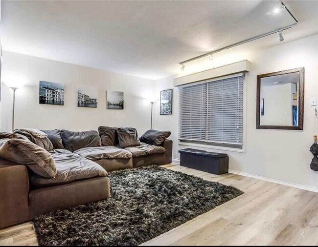 Foto del edificio - 505 W 7th St