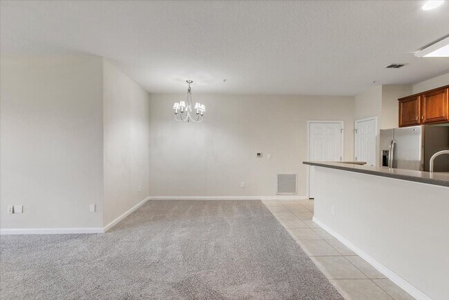 Building Photo - Highly Sought Wolf Creek Condominium