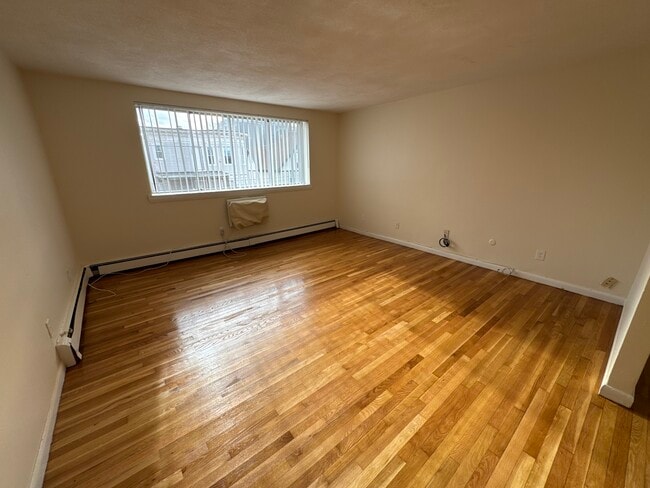 Building Photo - 80 Gardner St