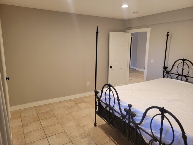 Dormitorio #2 - 16061 W 56th Plz