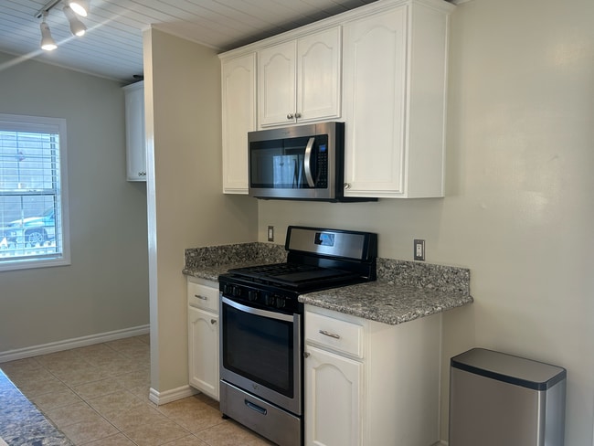 Building Photo - 15327 Pimenta Ave