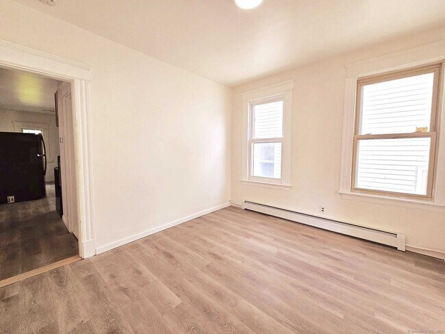 Foto del edificio - 148-150 Chestnut Ave
