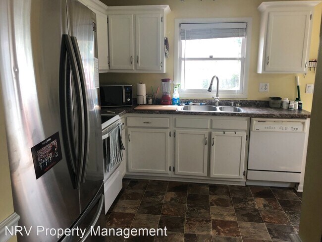 Building Photo - 3 br, 3 bath House - 950 Cambria Street NW