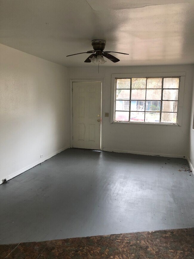 Building Photo - 1334 Summers St