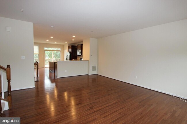 Foto del edificio - 325 Hersden Ln