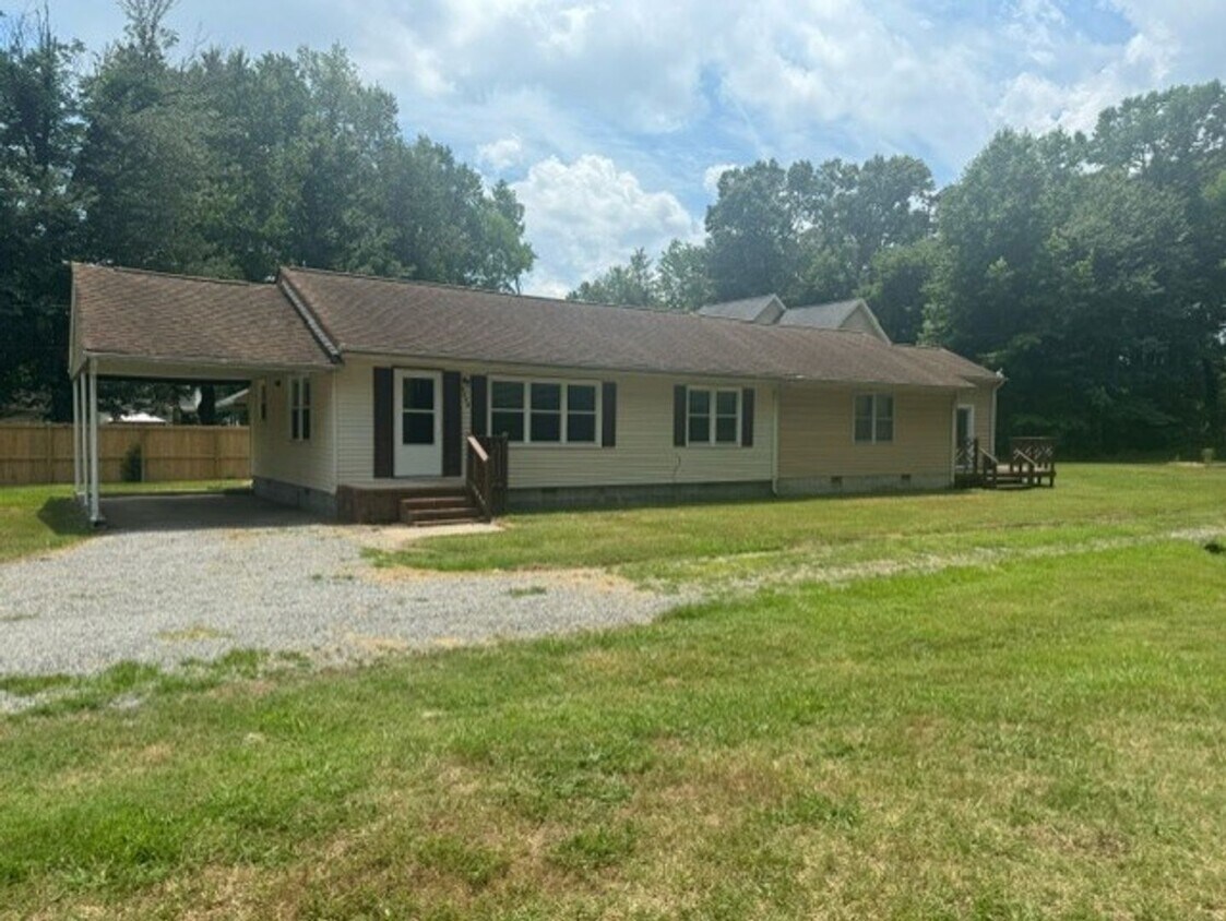 725 1/2 Bellwood Road, Hampton, VA 23666 - 725 1/2 Bellwood Road, Hampton, VA   23666