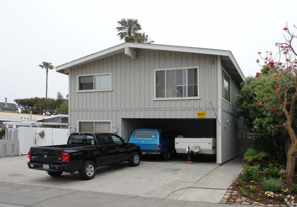 Building Photo - 1200 Brunswick Ln