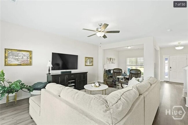 Building Photo - 126 Chalk Farm Way