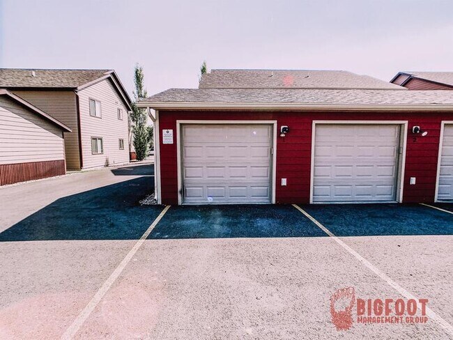 Building Photo - 3704 Travertine Way