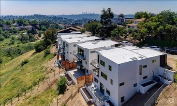 Building Photo - 3756 Brilliant Dr