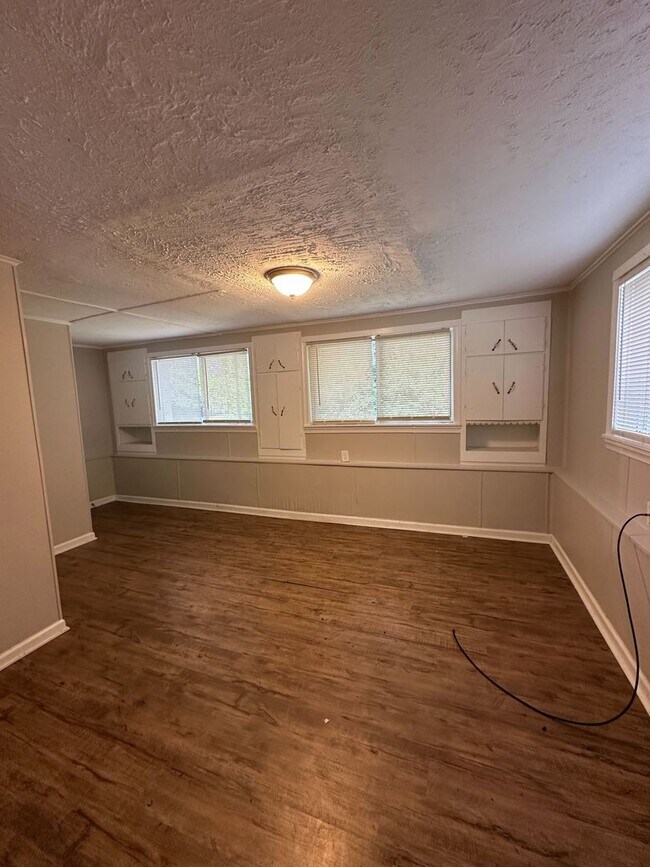 Foto del edificio - Spacious 3BR/1.5BA Home for Rent!