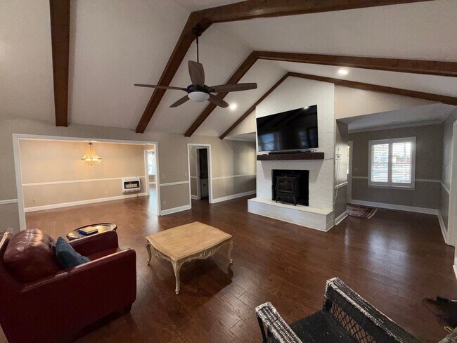 Foto del edificio - HOME FOR RENT IN ARAB, ALABAMA!