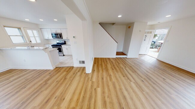Foto del edificio - MOVE IN READY!! Freshly Updated 3-Bedroom Home for Rent on Allentown's South Side
