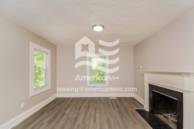 Foto del edificio - 130 Kensington Cir