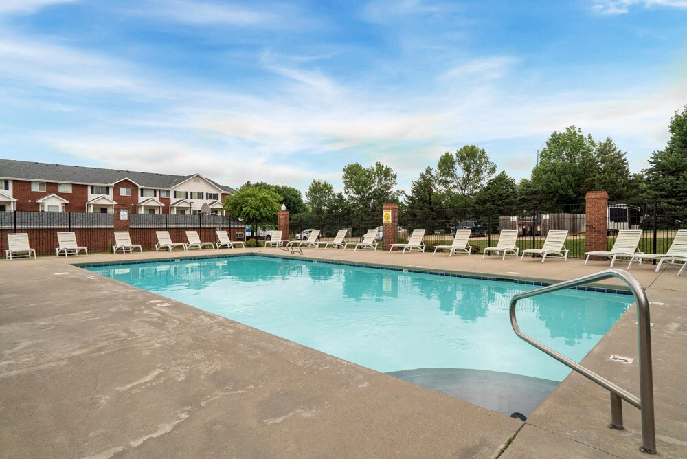 Pine Lake Heights Apartments 7015 S 38th St Lincoln, NE Apartments