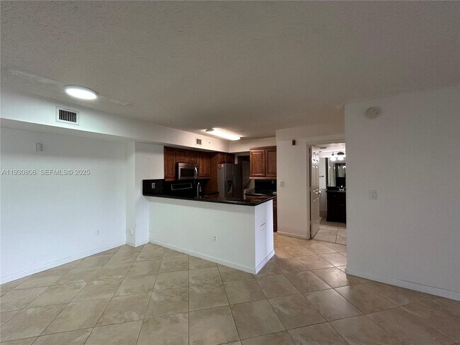 Building Photo - 2640 S University Dr