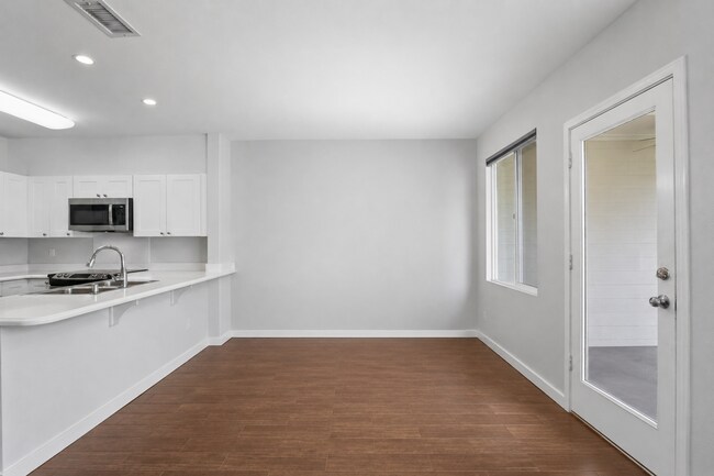 Foto del edificio - 3BD/3BA Ka Makana Townhouse | 2-Car Garage, Ensuite Baths & Community Pool